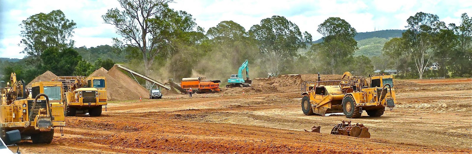 How to Stay Safe When Working Near Mobile Equipment